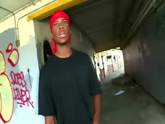 Black amateur thug sucks white cock outdoors