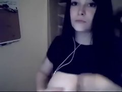 Webcam Young lady Flashes Mega boobs